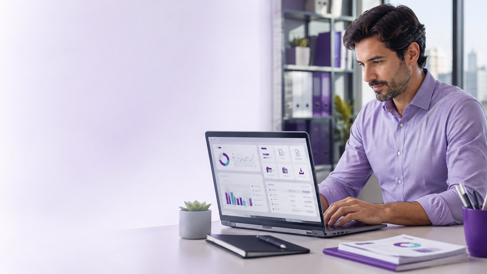 Productor Asesor evaluando planes de servicios digitales